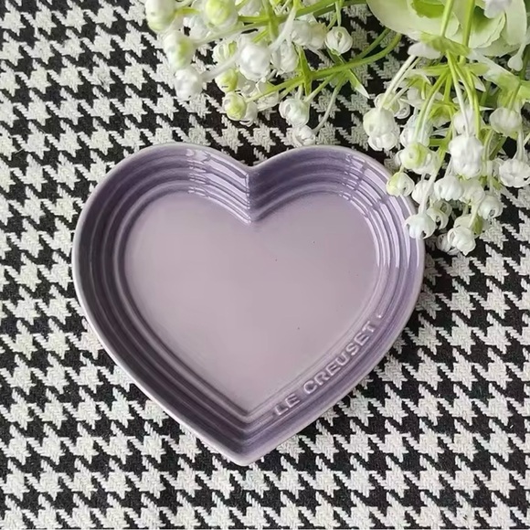 Le Creuset Other - Le Creuset Stoneware Heart Shaped Trinket Dish Plate Tray Bowl